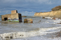 Bunkerteile der NVA in der Ostsee