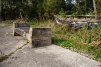 Ehemalige Landebahn mit Betonblockade Püttnitz