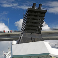 Passt der Kahn da durch?      