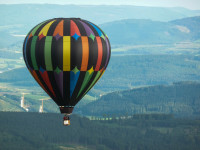 Ballonfahrt auf Augenhöhe in 1500müN Ballonfahrt auf Augenhöhe in 1500müN