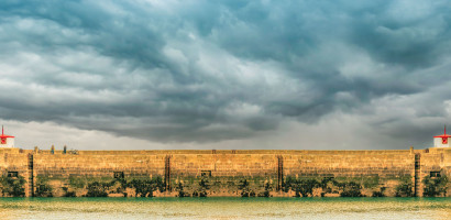 Rundreise mit dem Rad  -   noch 3 Stunden bis die Fähre kommt.