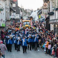 Mach Platz, Corona, es geht los!