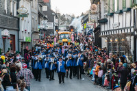 Mach Platz, Corona, es geht los!