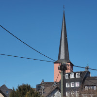 Der verkabelte Kirchturm      