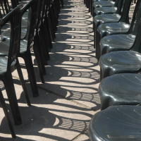 Monika Graszynski-Stühle und Schatten