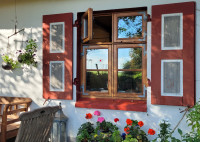 Das Fenster im Künstlergarten in Ahrenshoop Das Fenster im Künstlergarten in Ahrenshoop